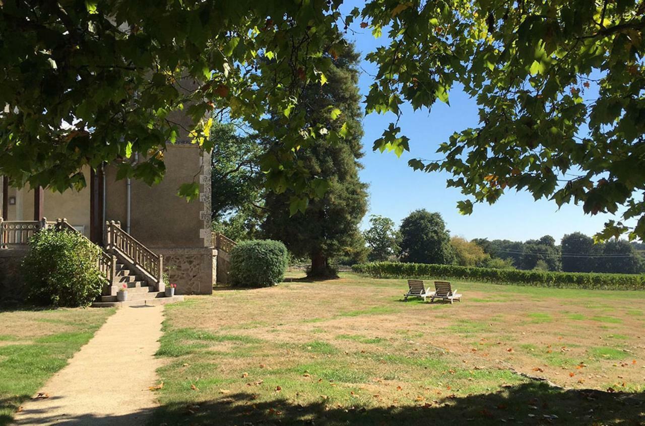 Chateau Breduriere Moutiers-sur-le-Lay Exterior photo